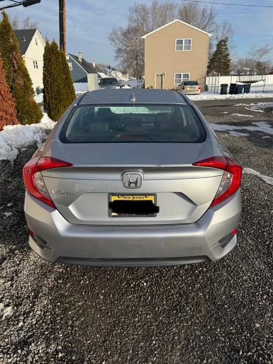 2018 Honda Civic 10th Gen - Image 4 of 16