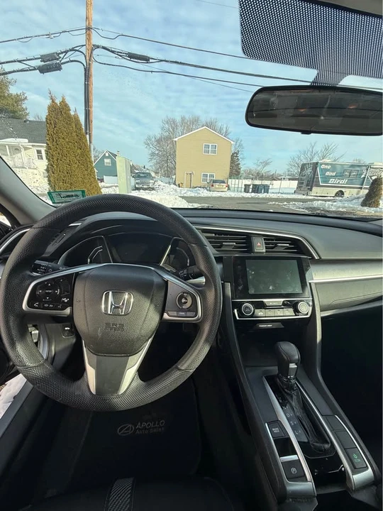 2018 Honda Civic 10th Gen - Image 8 of 16