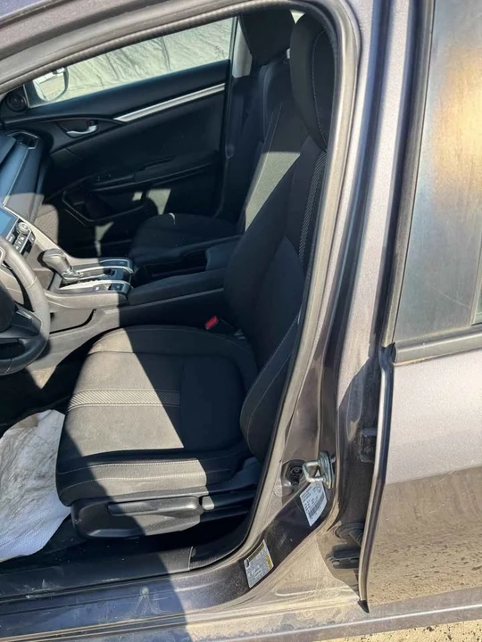 2018 Honda Civic 10th Gen - Image 5 of 10