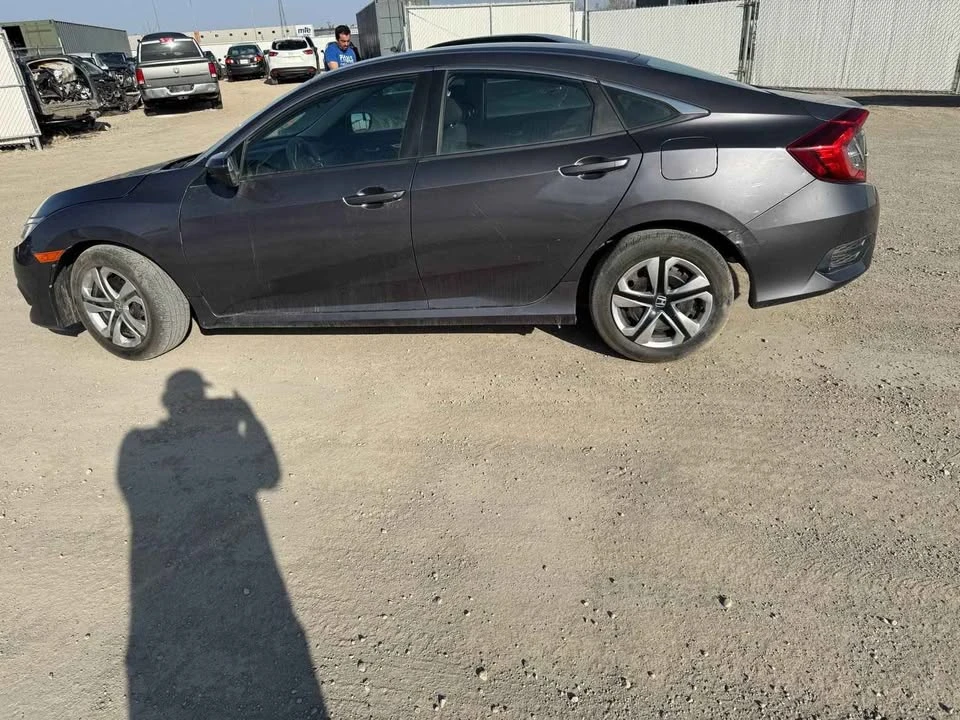 2018 Honda Civic 10th Gen - Image 4 of 10