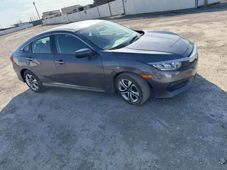 2018 Honda Civic 10th Gen - Image 3 of 10
