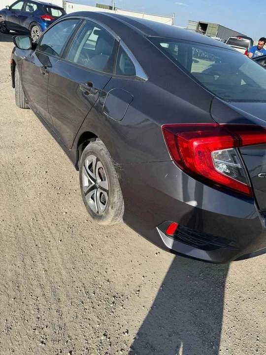 2018 Honda Civic 10th Gen - Image 9 of 10