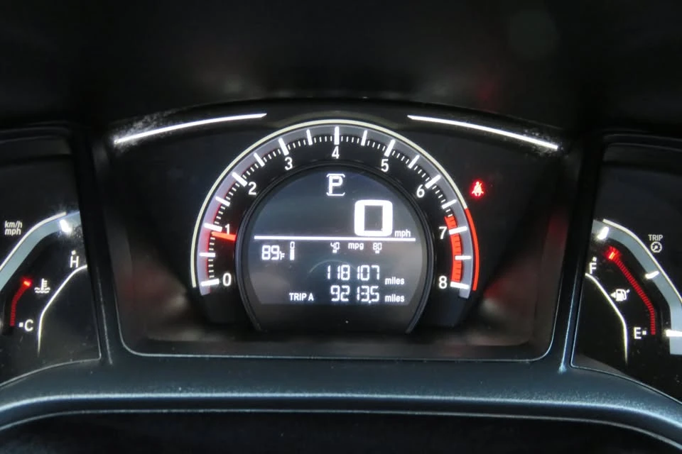 2018 Honda Civic 10th Gen - Image 11 of 17