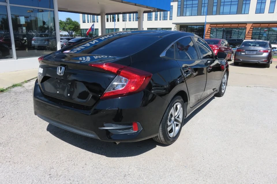 2018 Honda Civic 10th Gen - Image 5 of 17