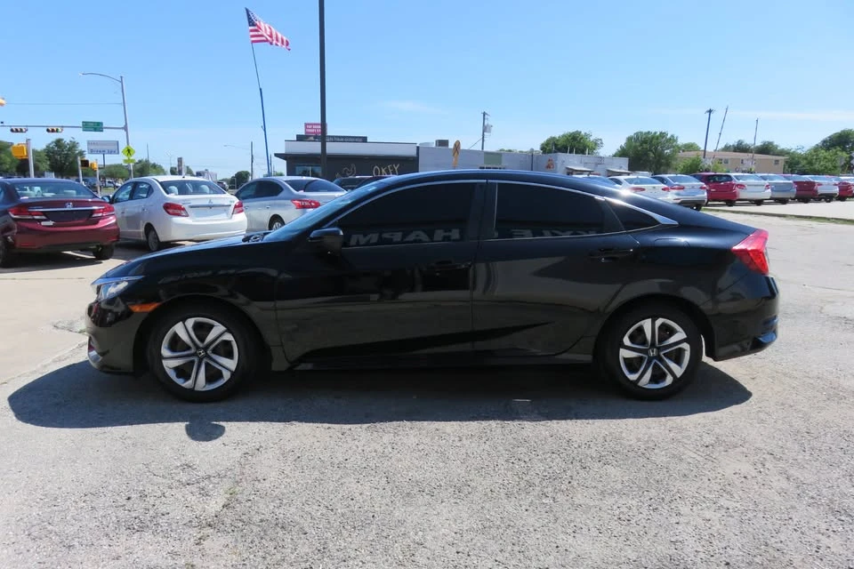 2018 Honda Civic 10th Gen - Image 2 of 17