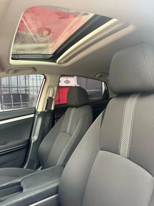 2018 Honda Civic 10th Gen - Image 11 of 12