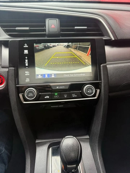 2018 Honda Civic 10th Gen - Image 9 of 12