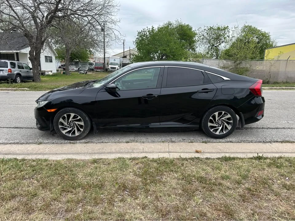 2018 Honda Civic 10th Gen - Image 4 of 9