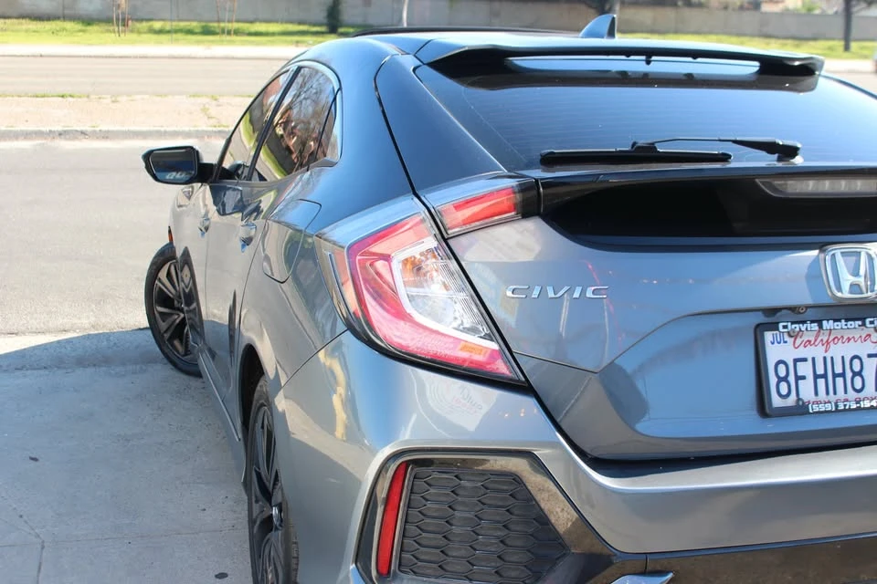 2018 Honda Civic 10th Gen - Image 5 of 19