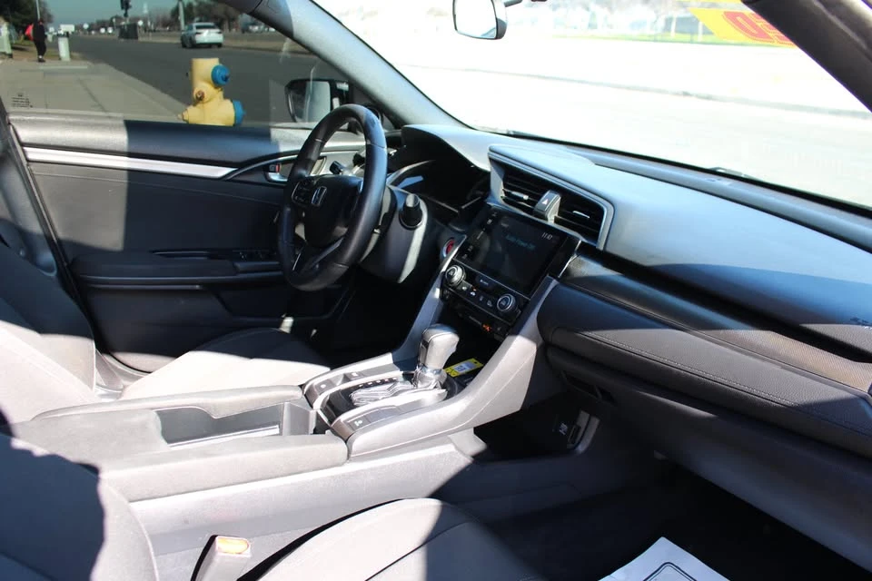 2018 Honda Civic 10th Gen - Image 10 of 19