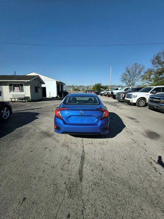 2018 Honda Civic 10th Gen - Image 6 of 10