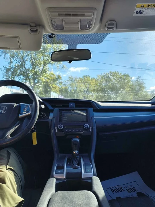 2018 Honda Civic 10th Gen - Image 9 of 10