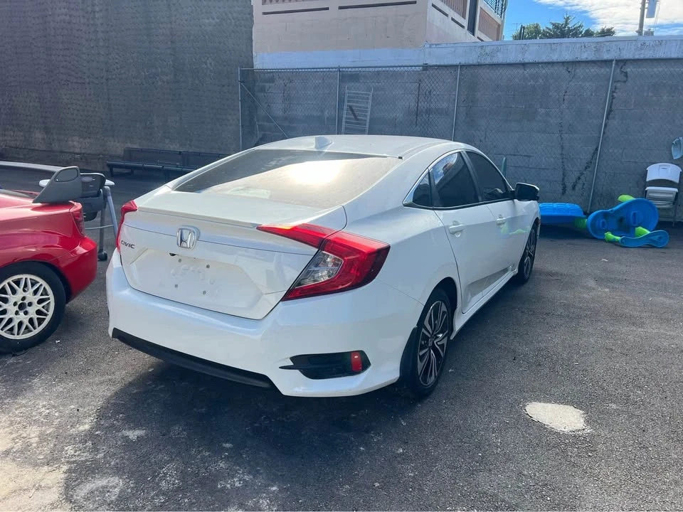 2018 Honda Civic 10th Gen - Image 2 of 13