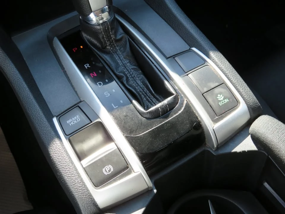 2018 Honda Civic 10th Gen - Image 15 of 20