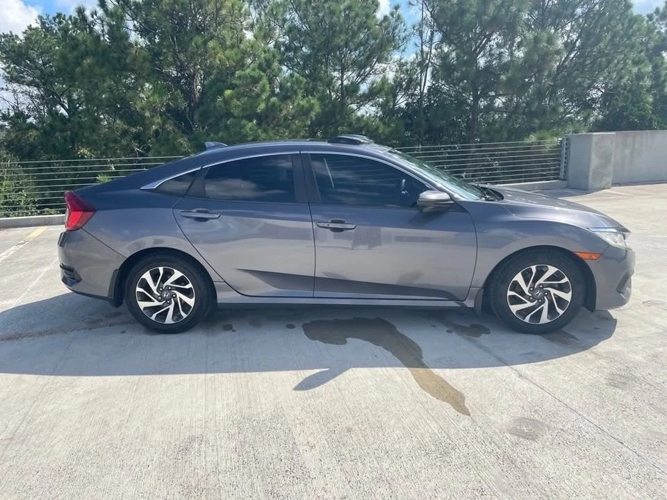 2018 Honda Civic 10th Gen - Image 7 of 19