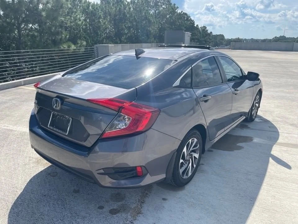 2018 Honda Civic 10th Gen - Image 7 of 10