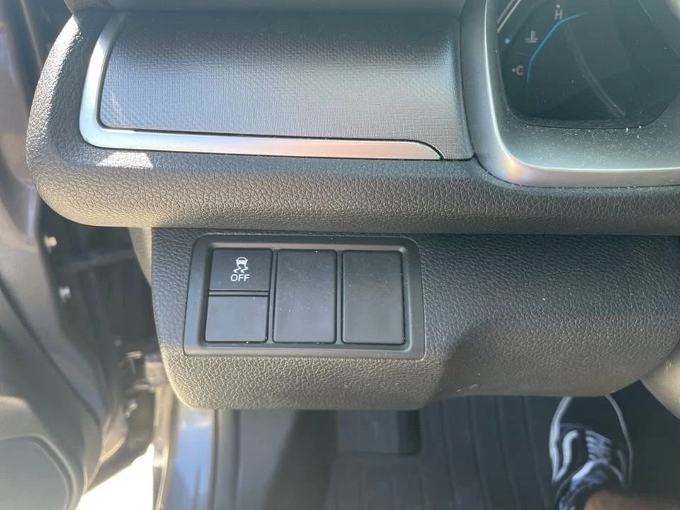2018 Honda Civic 10th Gen - Image 13 of 19