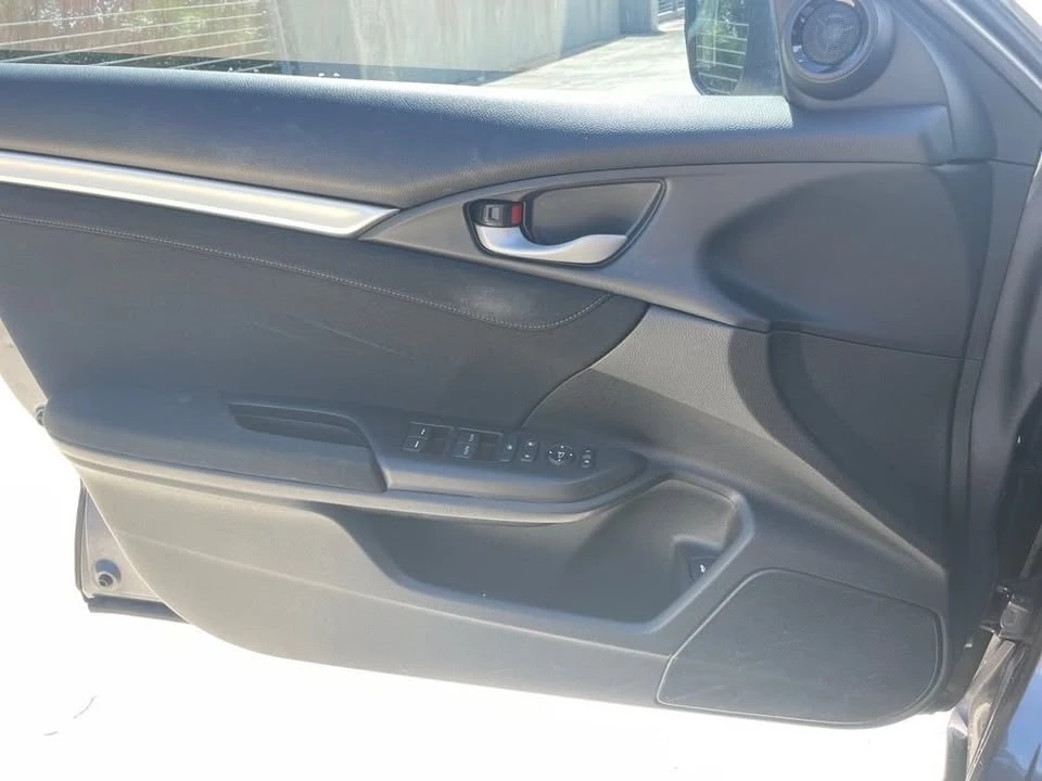 2018 Honda Civic 10th Gen - Image 10 of 19