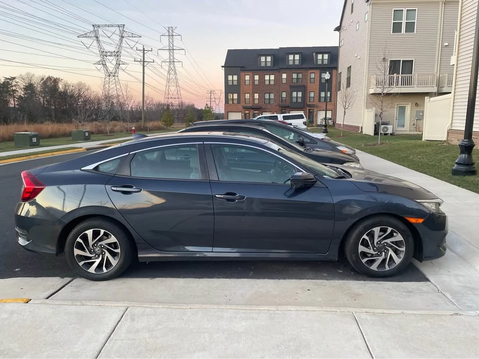 2018 Honda Civic 10th Gen - Image 2 of 11