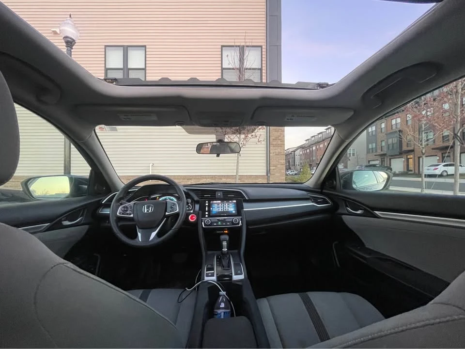 2018 Honda Civic 10th Gen - Image 8 of 11