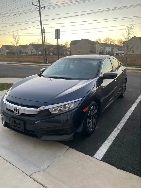 2018 Honda Civic 10th Gen - Image 6 of 11