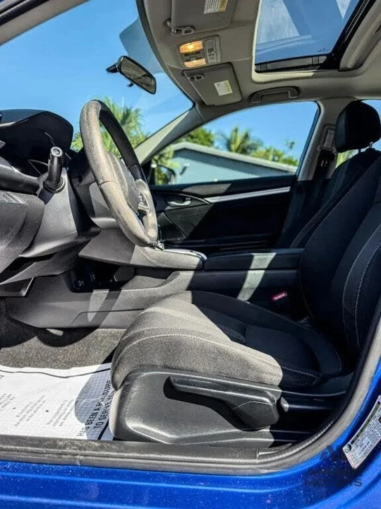 2018 Honda Civic 10th Gen - Image 9 of 19