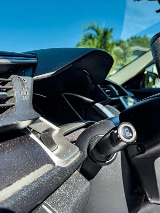 2018 Honda Civic 10th Gen - Image 7 of 19