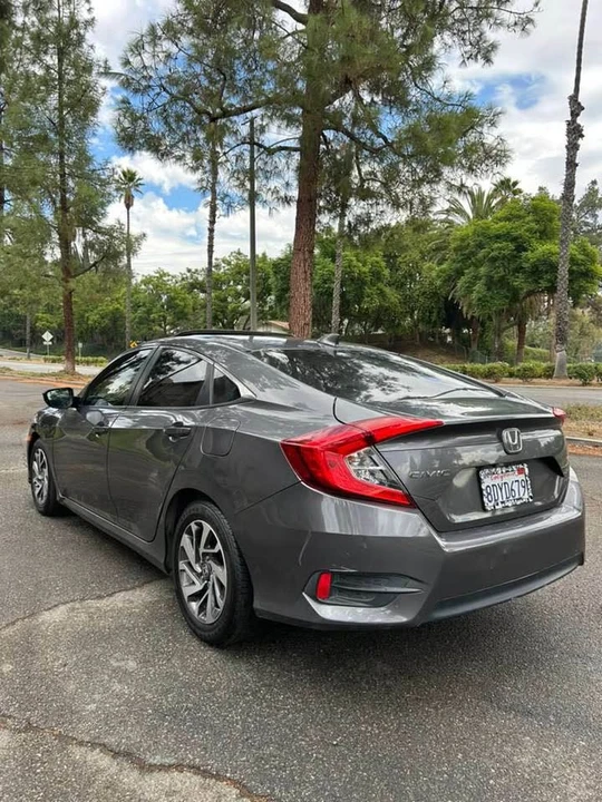 2018 Honda Civic 10th Gen - Image 3 of 8
