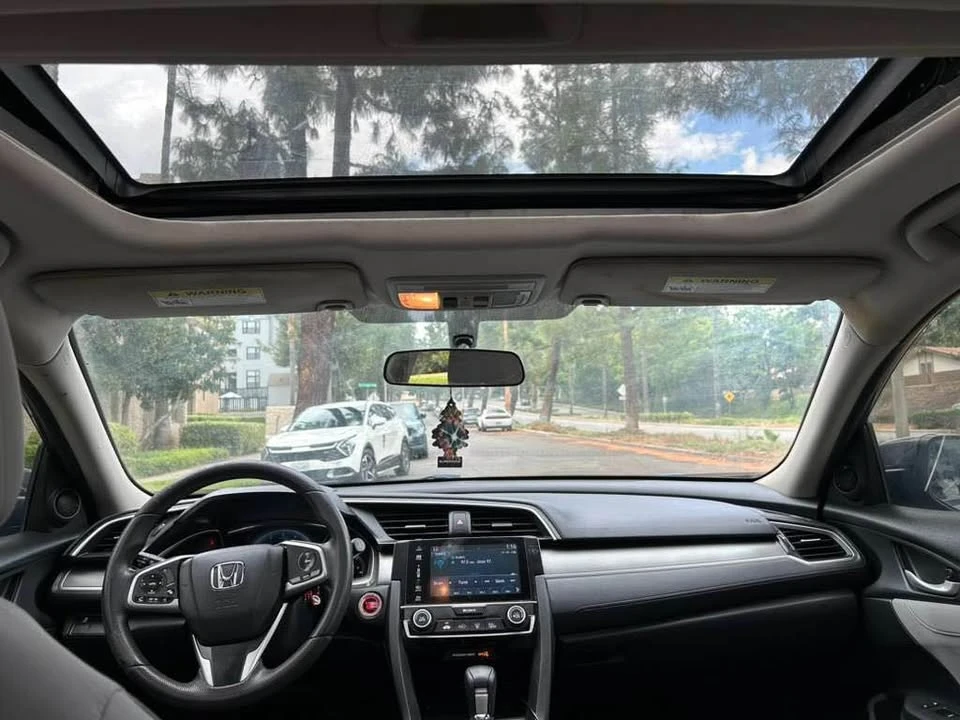 2018 Honda Civic 10th Gen - Image 6 of 8