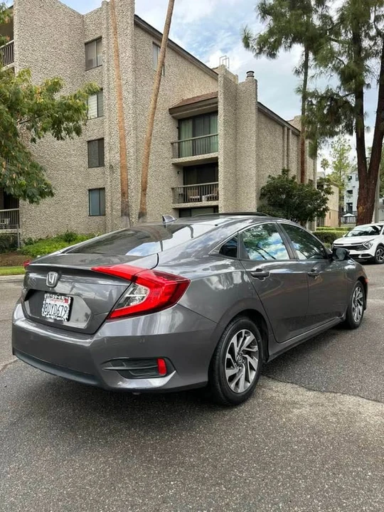 2018 Honda Civic 10th Gen - Image 8 of 8