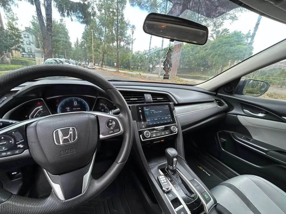 2018 Honda Civic 10th Gen - Image 4 of 8