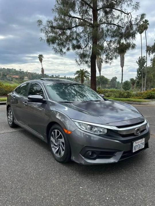 2018 Honda Civic 10th Gen - Image 2 of 8