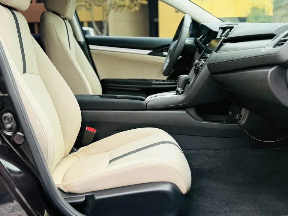 2018 Honda Civic 10th Gen - Image 7 of 20