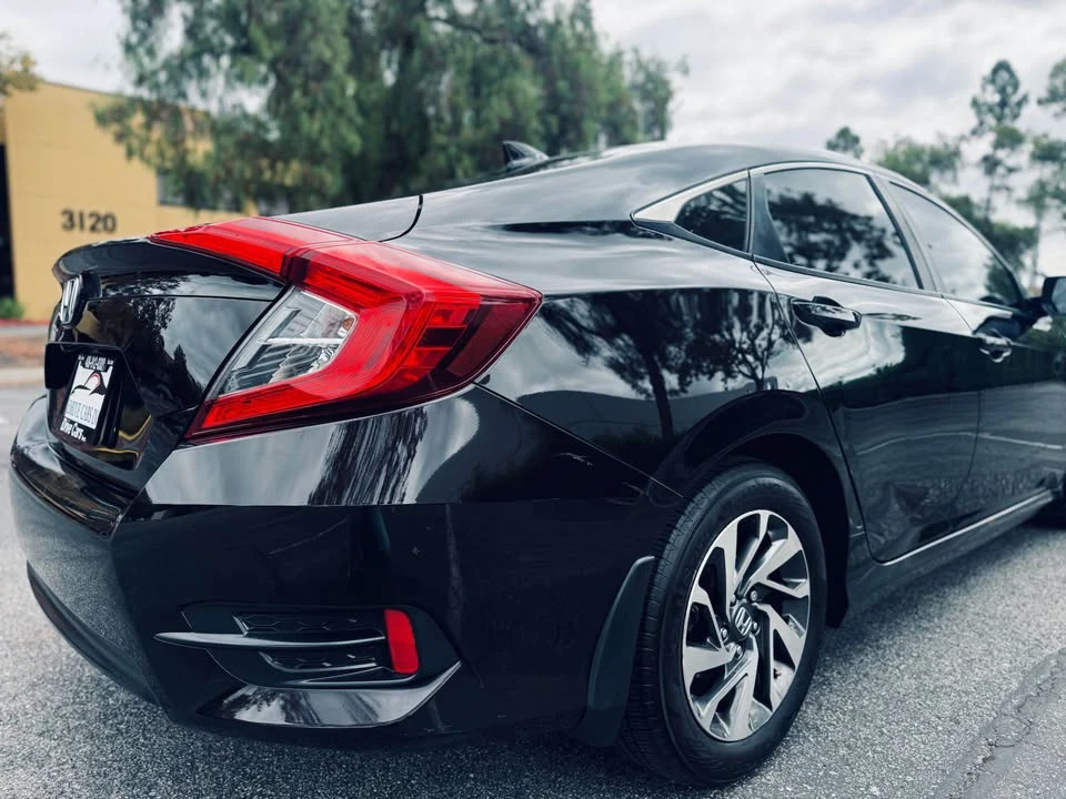 2018 Honda Civic 10th Gen - Image 13 of 20