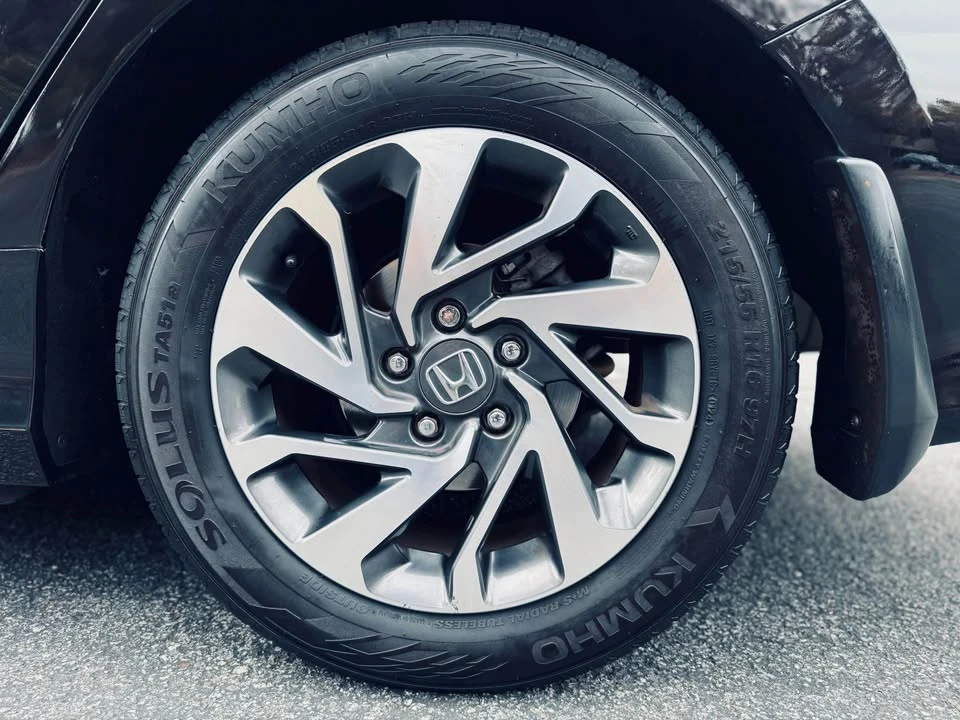 2018 Honda Civic 10th Gen - Image 18 of 20