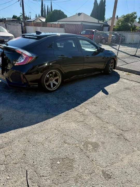 2018 Honda Civic 10th Gen - Image 3 of 8