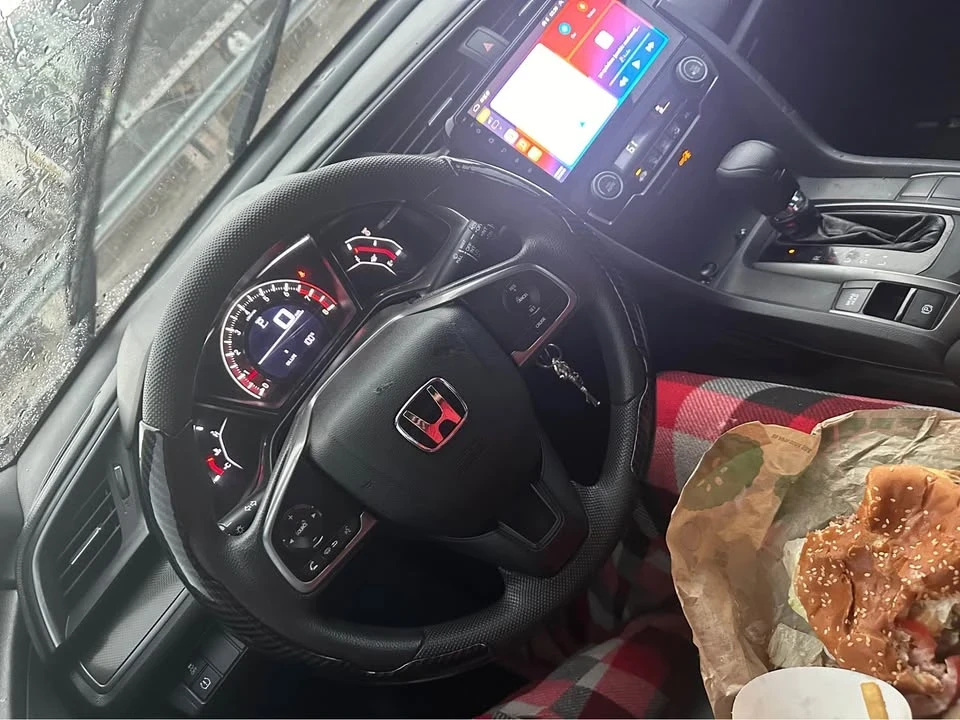 2018 Honda Civic 10th Gen - Image 5 of 7