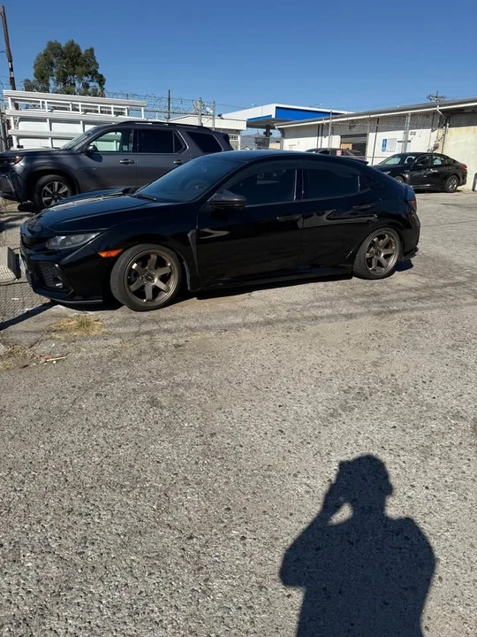 2018 Honda Civic 10th Gen - Image 2 of 8