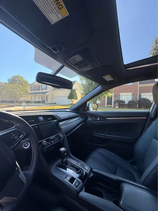 2018 Honda Civic 10th Gen - Image 11 of 15