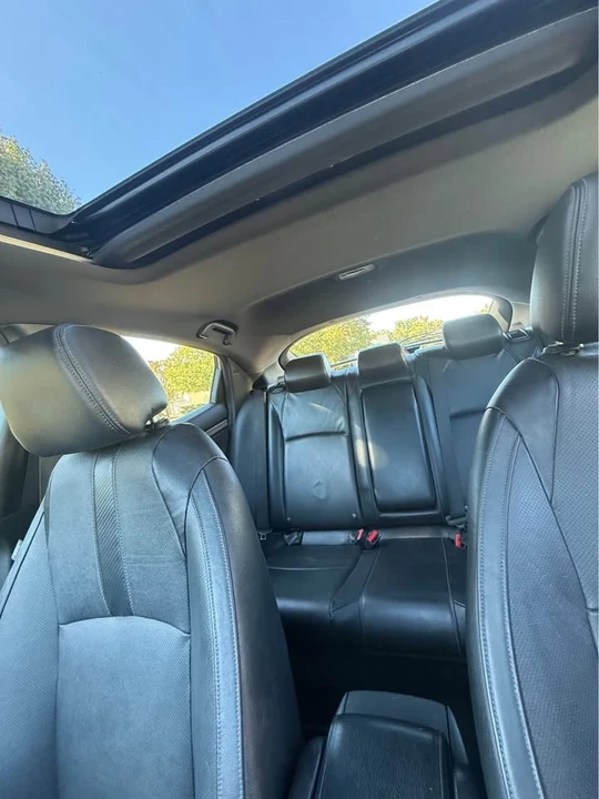 2018 Honda Civic 10th Gen - Image 14 of 15