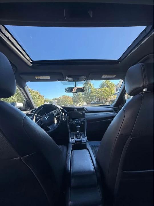 2018 Honda Civic 10th Gen - Image 12 of 15