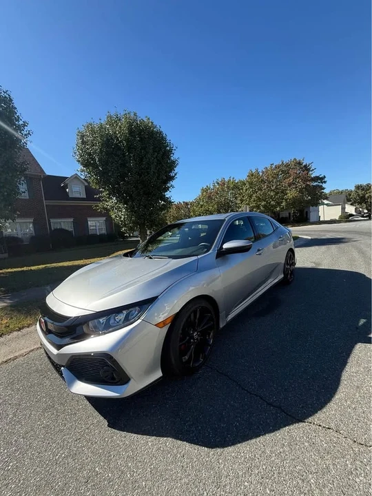 2018 Honda Civic 10th Gen - Image 7 of 15
