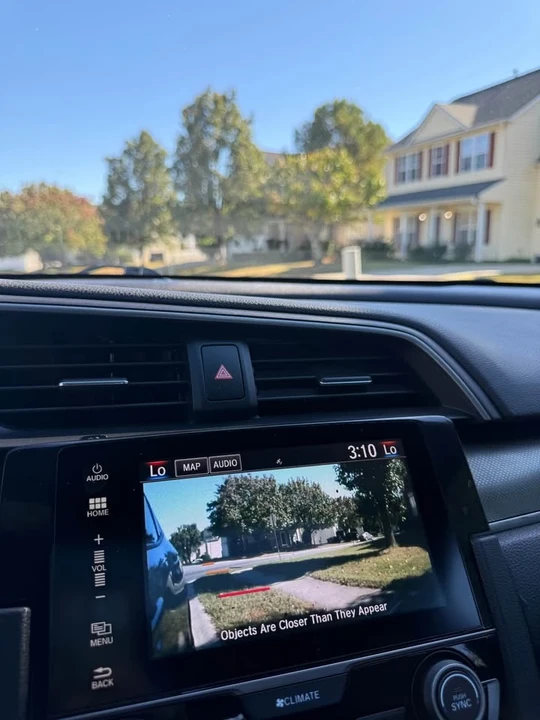 2018 Honda Civic 10th Gen - Image 10 of 15