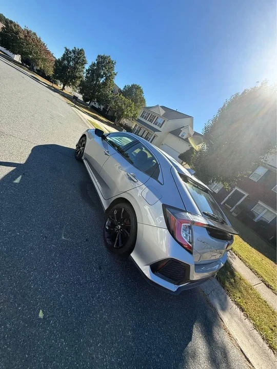 2018 Honda Civic 10th Gen - Image 3 of 15