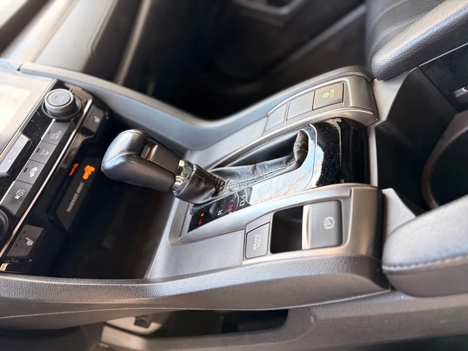 2018 Honda Civic 10th Gen - Image 15 of 19