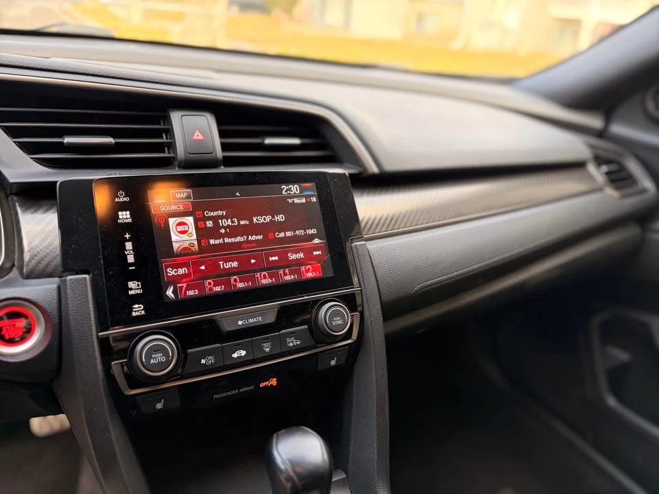 2018 Honda Civic 10th Gen - Image 17 of 19