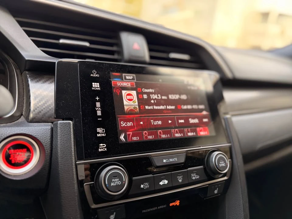2018 Honda Civic 10th Gen - Image 18 of 19
