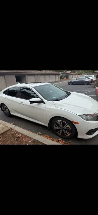2018 Honda Civic 10th Gen - Image 3 of 5