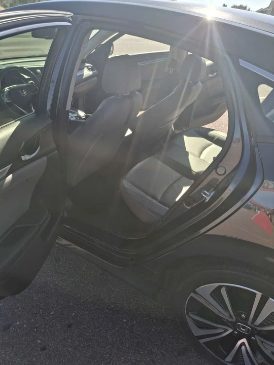 2018 Honda Civic 10th Gen - Image 5 of 10