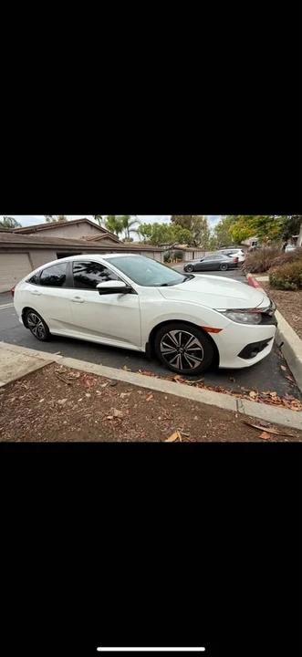2018 Honda Civic 10th Gen - Image 2 of 5